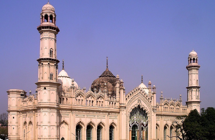popular attraction in lucknow